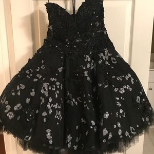 Dress: Prom / Cocktail